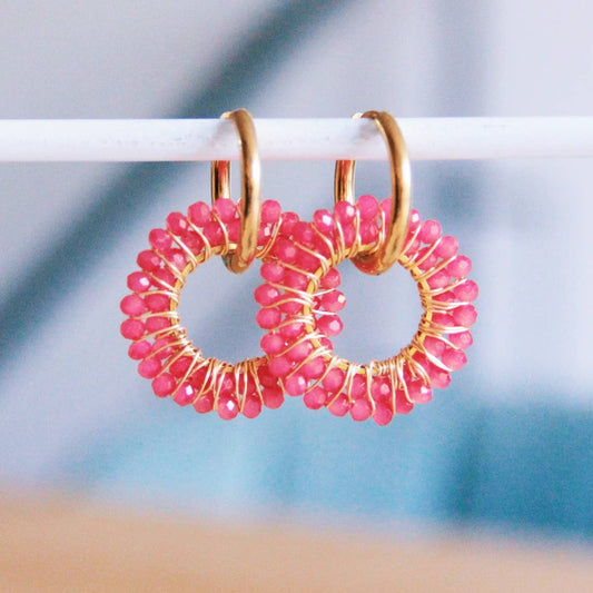 Earring with round facet pendant – fuchsia